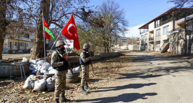Commandant post of Azerbaijani troops in the center of Hadrut. Photo by Aziz Karimov for the "Caucasian Knot" Commandant post of Azerbaijani troops in the center of Hadrut. Photo by Aziz Karimov for the "Caucasian Knot"
