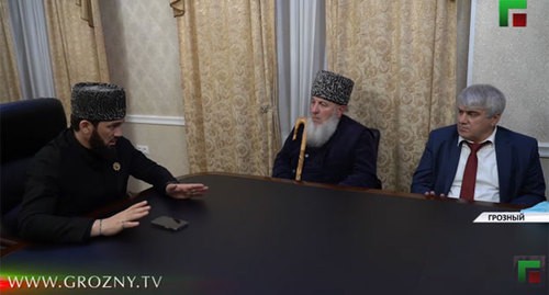 Magomed Daudov condemned the woman from Derbent at a meeting with representatives of the public. Screenshot of the "Grozny" TV channel https://www.youtube.com/channel/UC3FPh5_CUUx99KCqDE09kWQ Magomed Daudov condemned the woman from Derbent at a meeting with representatives of the public. Screenshot of the "Grozny" TV channel https://www.youtube.com/channel/UC3FPh5_CUUx99KCqDE09kWQ