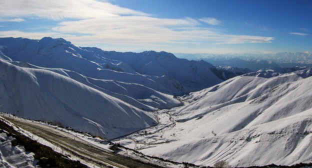 The road over the Kelbadjar pass. January 8, 2021. Photo by Aziz Karimov for the "Caucasian Knot" The road over the Kelbadjar pass. January 8, 2021. Photo by Aziz Karimov for the "Caucasian Knot"
