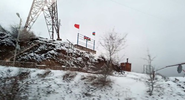 An entrance to Shusha with the Azerbaijani and Turkish flags, December 2020. Photo by David Simonyan for the "Caucasian Knot" An entrance to Shusha with the Azerbaijani and Turkish flags, December 2020. Photo by David Simonyan for the "Caucasian Knot"