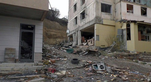 A residential housing bloc damaged after shelling. Photo by David Simonyan for the "Caucasian Knot" A residential housing bloc damaged after shelling. Photo by David Simonyan for the "Caucasian Knot"