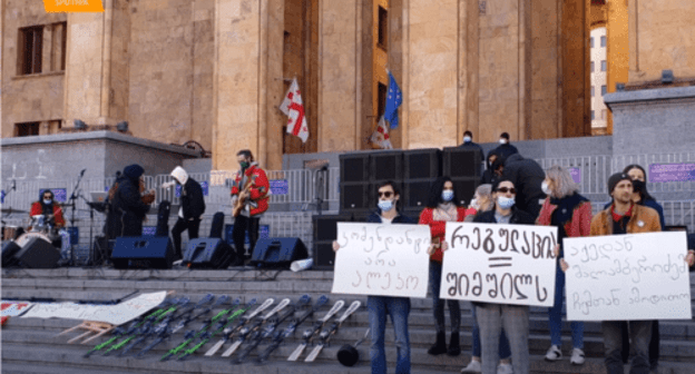 Protest action in Tbilisi, February 6, 2021. Screenshot: https://youtu.be/Odkr3P0coz4 Protest action in Tbilisi, February 6, 2021. Screenshot: https://youtu.be/Odkr3P0coz4