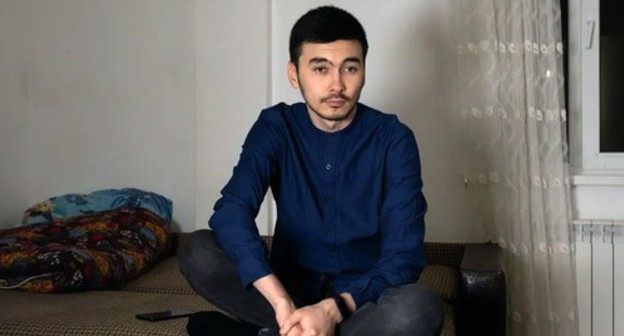Activist Ruslan Ablyakimov. Photo: Vladimir Sevrinovsky for 'Meduza', https://meduza.io/feature/2021/02/20/my-predpolagali-chto-budet-kakaya-to-zhest Activist Ruslan Ablyakimov. Photo: Vladimir Sevrinovsky for 'Meduza', https://meduza.io/feature/2021/02/20/my-predpolagali-chto-budet-kakaya-to-zhest