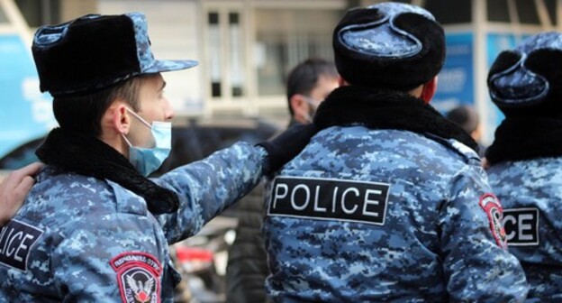 Police officers at a rally in Yerevan. Photo by Tigran Petrosyan for the "Caucasian Knot" Police officers at a rally in Yerevan. Photo by Tigran Petrosyan for the "Caucasian Knot"