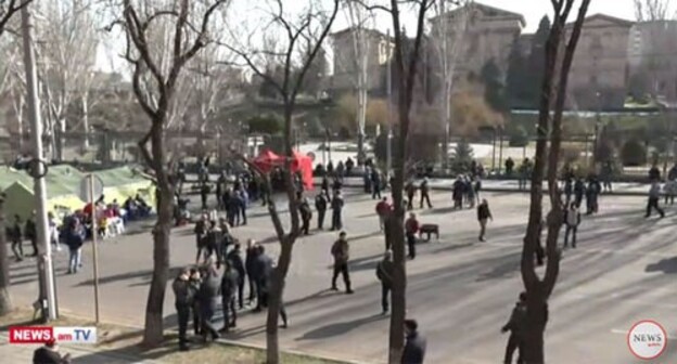 Protest rally in Yerevan, February 28, 2021. Screenshot: https://www.youtube.com/watch?v=uIdbyx5EcQQ&feature=emb_title Protest rally in Yerevan, February 28, 2021. Screenshot: https://www.youtube.com/watch?v=uIdbyx5EcQQ&feature=emb_title