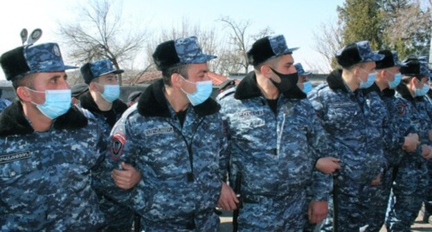 Policemen during a protest action in Yerevan, February 26, 2021. Photo by Tigran Petrosyan for the Caucasian Knot Policemen during a protest action in Yerevan, February 26, 2021. Photo by Tigran Petrosyan for the Caucasian Knot