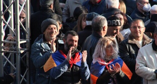 Nikol Pashinyan's opponents at a rally in Yerevan. Photo by Tigran Petrosyan for the Caucasian Knot Nikol Pashinyan's opponents at a rally in Yerevan. Photo by Tigran Petrosyan for the Caucasian Knot