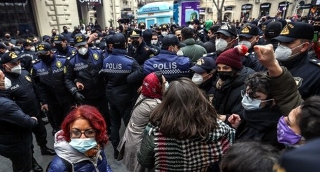 The police have dispersed a rally of feminists in Baku on March 8, 2021. Photo by Aziz Karimov for the "Caucasian Knot" The police have dispersed a rally of feminists in Baku on March 8, 2021. Photo by Aziz Karimov for the "Caucasian Knot"