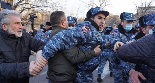 A protest action in Yerevan. March 9, 2021. Photo: REUTERS/Artem Mikryukov A protest action in Yerevan. March 9, 2021. Photo: REUTERS/Artem Mikryukov