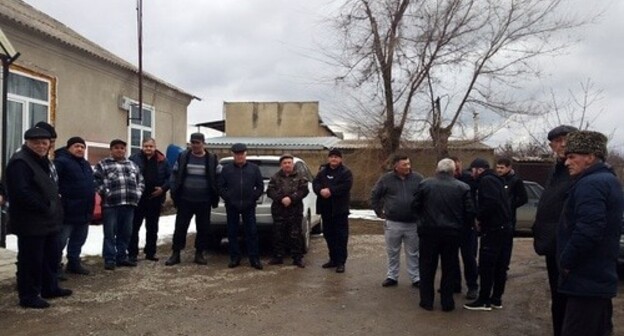 Gathering of residents of the dwelling settlement of Progress in the Stavropol Territory. Photo by Lyudmila Maratova for the Caucasian Knot Gathering of residents of the dwelling settlement of Progress in the Stavropol Territory. Photo by Lyudmila Maratova for the Caucasian Knot
