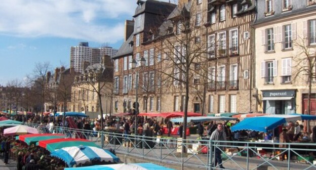 Rennes, France. Photo: ENoz - https://ru.wikipedia.org/wiki/Рен#/media/Файл:Marché_des_Lices.jpg Rennes, France. Photo: ENoz - https://ru.wikipedia.org/wiki/Рен#/media/Файл:Marché_des_Lices.jpg