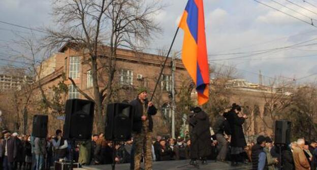 A stage set up by the opposition at the intersection of Bagramyan Avenue and Demirchyan Street. Yerevan, March 10, 2021. Photo by Tigran Petrosyan for the "Caucasian Knot" A stage set up by the opposition at the intersection of Bagramyan Avenue and Demirchyan Street. Yerevan, March 10, 2021. Photo by Tigran Petrosyan for the "Caucasian Knot"