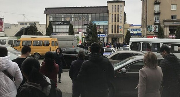 Hostages are taken in a clothing store in Vladikavkaz, April 12, 2021. Photo by Toma Agkatseva for the Caucasian Knot Hostages are taken in a clothing store in Vladikavkaz, April 12, 2021. Photo by Toma Agkatseva for the Caucasian Knot