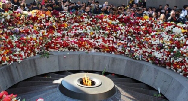 Tsitsernakaberd, the Armenian Genocide memorial complex. Photo by Tigran Petrosyan for the "Caucasian Knot" Tsitsernakaberd, the Armenian Genocide memorial complex. Photo by Tigran Petrosyan for the "Caucasian Knot"