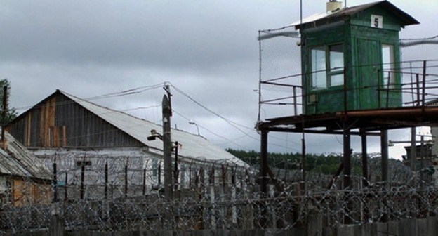 High-security prison. Photo: http://fsin-pismo-gid.ru/istoriya/krasnaya-zona-vzglyad-iznutri-na-poryadki-rezhim-i-zhizn-v-takoj-tyurme High-security prison. Photo: http://fsin-pismo-gid.ru/istoriya/krasnaya-zona-vzglyad-iznutri-na-poryadki-rezhim-i-zhizn-v-takoj-tyurme