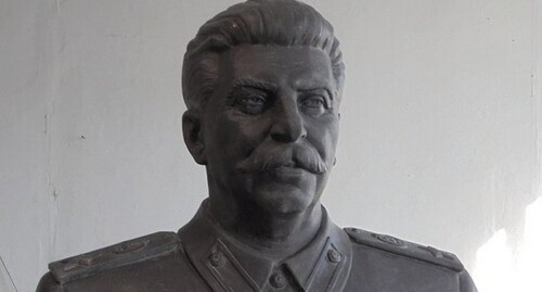 A bust of Stalin. Photo by the press service of the KPRF (the Communist Party of the Russian Federation), http://m.sibkray.ru/news/1/896937/ A bust of Stalin. Photo by the press service of the KPRF (the Communist Party of the Russian Federation), http://m.sibkray.ru/news/1/896937/