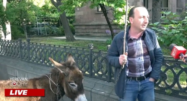 Pashinyan's opponent at the Armenian parliament. Screenshot: YerevanToday Pashinyan's opponent at the Armenian parliament. Screenshot: YerevanToday