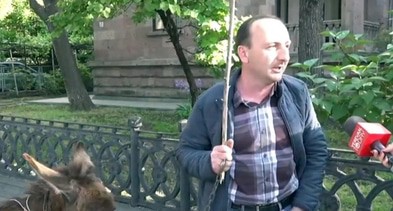 Pashinyan's opponent at the Armenian parliament in Yerevan. Screenshot of the video by YerevanToday