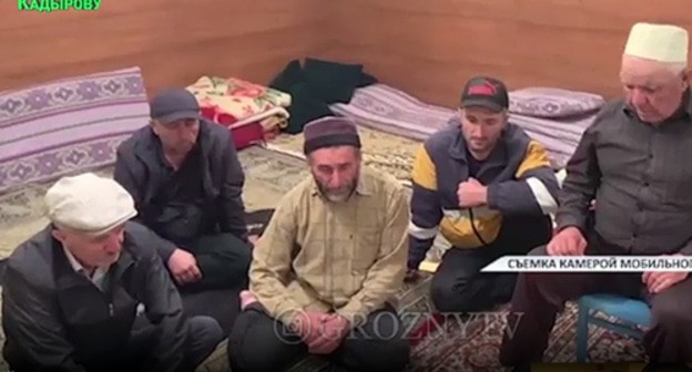 Father and other relatives of a 15-year-old teenager from Dagestan who lives in the Moscow Region apologized to Kadyrov https://www.instagram.com/p/CPD8ULQp8Tp/ Father and other relatives of a 15-year-old teenager from Dagestan who lives in the Moscow Region apologized to Kadyrov https://www.instagram.com/p/CPD8ULQp8Tp/