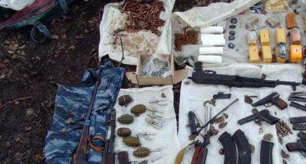 Hideout with weapons. Photo: http://nac.gov.ru/kontrterroristicheskie-operacii/v-kbr-obnaruzhen-krupnyy-taynik-s-oruzhiem-i.html Hideout with weapons. Photo: http://nac.gov.ru/kontrterroristicheskie-operacii/v-kbr-obnaruzhen-krupnyy-taynik-s-oruzhiem-i.html