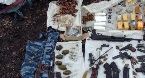 Hideout with weapons. Photo: http://nac.gov.ru/kontrterroristicheskie-operacii/v-kbr-obnaruzhen-krupnyy-taynik-s-oruzhiem-i.html Hideout with weapons. Photo: http://nac.gov.ru/kontrterroristicheskie-operacii/v-kbr-obnaruzhen-krupnyy-taynik-s-oruzhiem-i.html