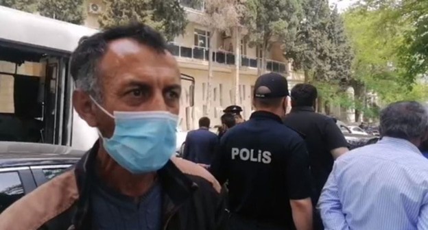 Residents of the village of Khoshbulag, Dashkesan District (Azerbaijan) at a protest held in front of the presidential administration building in Baku. Screenshot: http://turan.az/ext/news/2021/5/free/Social/ru/4343.htm Residents of the village of Khoshbulag, Dashkesan District (Azerbaijan) at a protest held in front of the presidential administration building in Baku. Screenshot: http://turan.az/ext/news/2021/5/free/Social/ru/4343.htm
