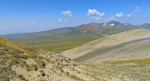 Mountains in the Gegarkunik District of Armenia. Photo: Sogomon Matevosyan, http://ru.wikipedia.org/wiki/Гехаркуникская_область Mountains in the Gegarkunik District of Armenia. Photo: Sogomon Matevosyan, http://ru.wikipedia.org/wiki/Гехаркуникская_область