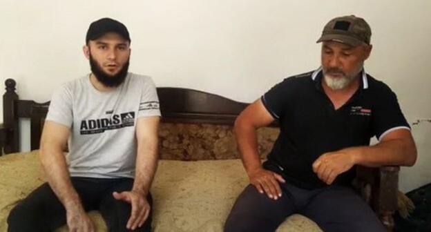 Akraman Tataev (on the left). Screenshot of the video https://www.facebook.com/UniversalMusicRussia/posts/3847220898724110 Akraman Tataev (on the left). Screenshot of the video https://www.facebook.com/UniversalMusicRussia/posts/3847220898724110