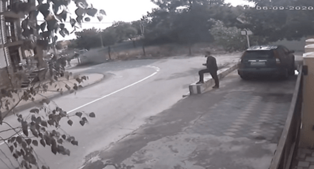 The site of the kidnapping of Salman Tepsurkaev in Gelendzhik. Screenshot of the video by the Committee Against Torture (CaT) www.youtube.com/watch?v=fmb23qGBwzY The site of the kidnapping of Salman Tepsurkaev in Gelendzhik. Screenshot of the video by the Committee Against Torture (CaT) www.youtube.com/watch?v=fmb23qGBwzY