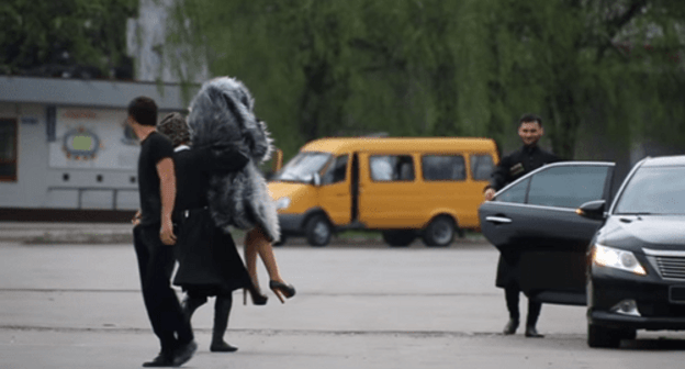 Abducting a bride. Screenshot of the video on Madina Shamurzaeva's YouTube channel
www.youtube.com/watch?v=SMCHUUgZWZ4 Abducting a bride. Screenshot of the video on Madina Shamurzaeva's YouTube channel
www.youtube.com/watch?v=SMCHUUgZWZ4