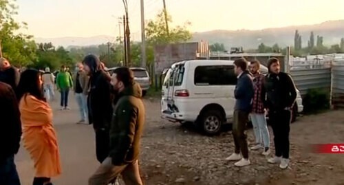 Activists blocking construction site of the Namakhvan hydroelectric power plant. Screenshot from video posted by RUSTAVI 2 TV Channel Activists blocking construction site of the Namakhvan hydroelectric power plant. Screenshot from video posted by RUSTAVI 2 TV Channel