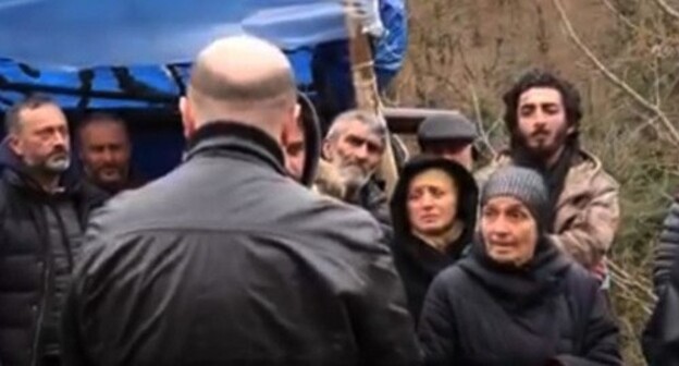 Activists rally against construction of HPP. Screenshot: http://www.youtube.com/watch?v=vUayOiRpoQo Activists rally against construction of HPP. Screenshot: http://www.youtube.com/watch?v=vUayOiRpoQo