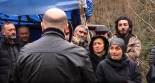 Activists rally against construction of HPP. Screenshot: http://www.youtube.com/watch?v=vUayOiRpoQo Activists rally against construction of HPP. Screenshot: http://www.youtube.com/watch?v=vUayOiRpoQo