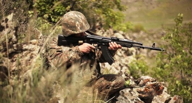 Armenian soldier. Photo: press service of the Ministry of Defence of Armenia, http://www.mil.am Armenian soldier. Photo: press service of the Ministry of Defence of Armenia, http://www.mil.am