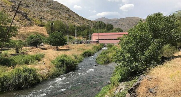 Lachin Corridor. Photo: http://ru.m.wikipedia.org/wiki/Файл:Lachin_corridor_(checkpoint)_-_6.jpg Lachin Corridor. Photo: http://ru.m.wikipedia.org/wiki/Файл:Lachin_corridor_(checkpoint)_-_6.jpg