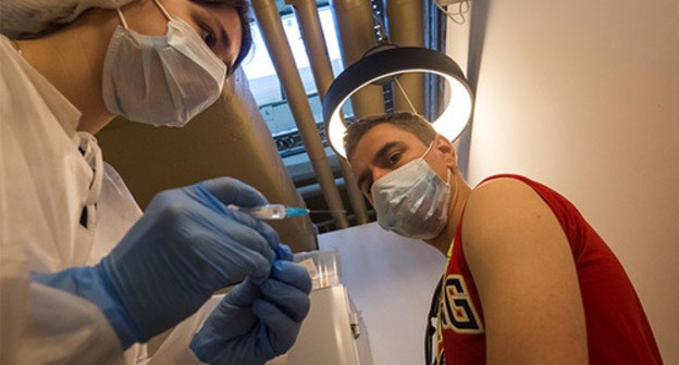 Vaccination. Photo: REUTERS / Shamil Zhumatov Vaccination. Photo: REUTERS / Shamil Zhumatov