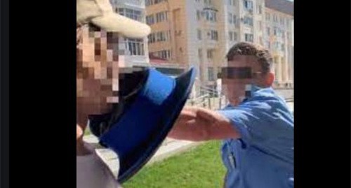 Cossacks attack cyclists in centre of Stavropol. Screenshot: http://vk.com/chp_26?z=video-1245153_456240260%2Fvideos-12451953%2Fpl_-124519539_-2 Cossacks attack cyclists in centre of Stavropol. Screenshot: http://vk.com/chp_26?z=video-1245153_456240260%2Fvideos-12451953%2Fpl_-124519539_-2