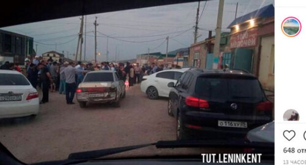 Leninkent residents demand to solve water supply problem. Screenshot: http://www.instagram.com/p/CQgrb9cHtFj Leninkent residents demand to solve water supply problem. Screenshot: http://www.instagram.com/p/CQgrb9cHtFj