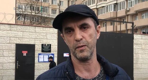 Murad Manapov. Screenshot of the video by the "Caucasian Knot" https://www.youtube.com/watch?v=IQJqqVyYs-4 Murad Manapov. Screenshot of the video by the "Caucasian Knot" https://www.youtube.com/watch?v=IQJqqVyYs-4