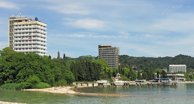 Embankment in Sukhum, Abkhazia. Photo: Hons084 / Wikimedia Commons, http://ru.wikipedia.org Embankment in Sukhum, Abkhazia. Photo: Hons084 / Wikimedia Commons, http://ru.wikipedia.org
