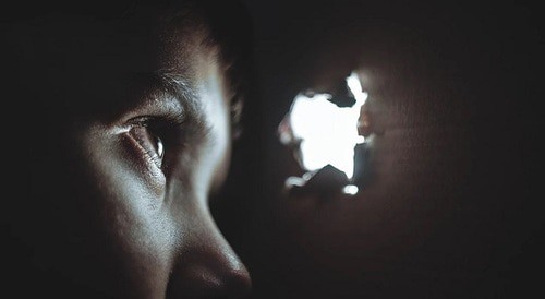 A hiding child. Photo: pixabay.com A hiding child. Photo: pixabay.com