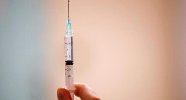 A vaccine syringe. Photo: REUTERS/Sarah Meyssonnier A vaccine syringe. Photo: REUTERS/Sarah Meyssonnier