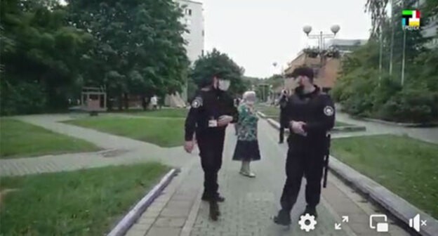 Natives of Chechnya are patrolling the roads in the town of Troitsk. Screenshot of a video https://web.facebook.com/groups/YasenevoDistrict/posts/3016811878641525 Natives of Chechnya are patrolling the roads in the town of Troitsk. Screenshot of a video https://web.facebook.com/groups/YasenevoDistrict/posts/3016811878641525