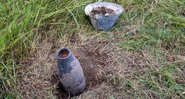 An unexploded ordnance in the Terter District. November 2020. Photo by Aziz Karimov for the "Caucasian Knot" An unexploded ordnance in the Terter District. November 2020. Photo by Aziz Karimov for the "Caucasian Knot"