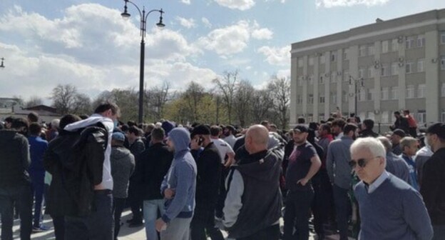 The participants in the Vladikavkaz protest action. April 20, 2020. Photo by Emma Marzoeva for the "Caucasian Knot" The participants in the Vladikavkaz protest action. April 20, 2020. Photo by Emma Marzoeva for the "Caucasian Knot"