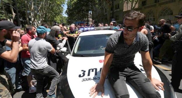 Protesters at a rally in Tbilisi on July 5, 2021. Photo: REUTERS/Irakli Gedenidze Protesters at a rally in Tbilisi on July 5, 2021. Photo: REUTERS/Irakli Gedenidze