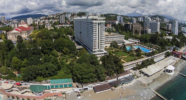 Black Sea coast hotels. Photo: Eugeny Lodyanov, http://ru.wikipedia.org Black Sea coast hotels. Photo: Eugeny Lodyanov, http://ru.wikipedia.org