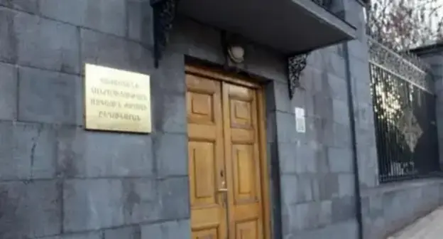 An entrance to the Armenian Parliament. Photo by Armine Martirosyan for the "Caucasian Knot" An entrance to the Armenian Parliament. Photo by Armine Martirosyan for the "Caucasian Knot"