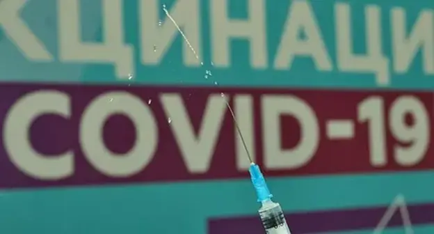 Springe with COVID-19 vaccine. Photo: REUTERS/Tatiana Makeeva Springe with COVID-19 vaccine. Photo: REUTERS/Tatiana Makeeva