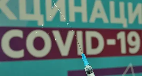 Springe with COVID-19 vaccine. Photo: REUTERS/Tatiana Makeeva Springe with COVID-19 vaccine. Photo: REUTERS/Tatiana Makeeva